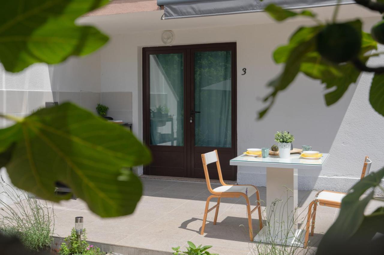 Oleander Apartment Malinska Exterior photo
