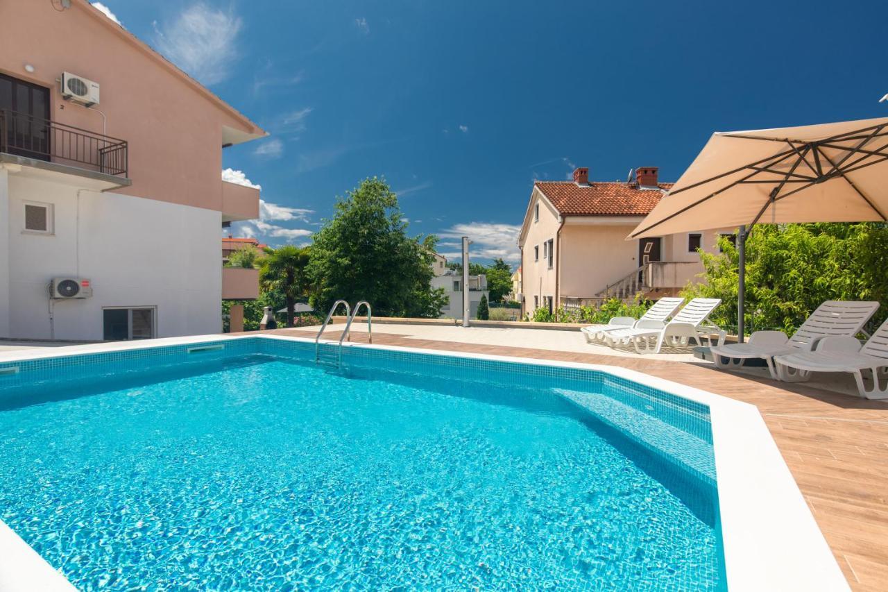 Oleander Apartment Malinska Exterior photo