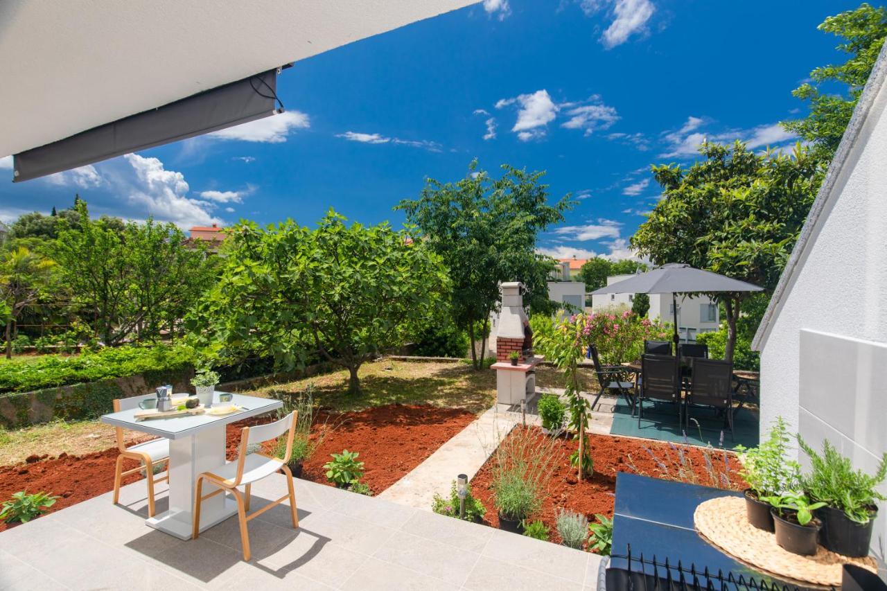 Oleander Apartment Malinska Exterior photo