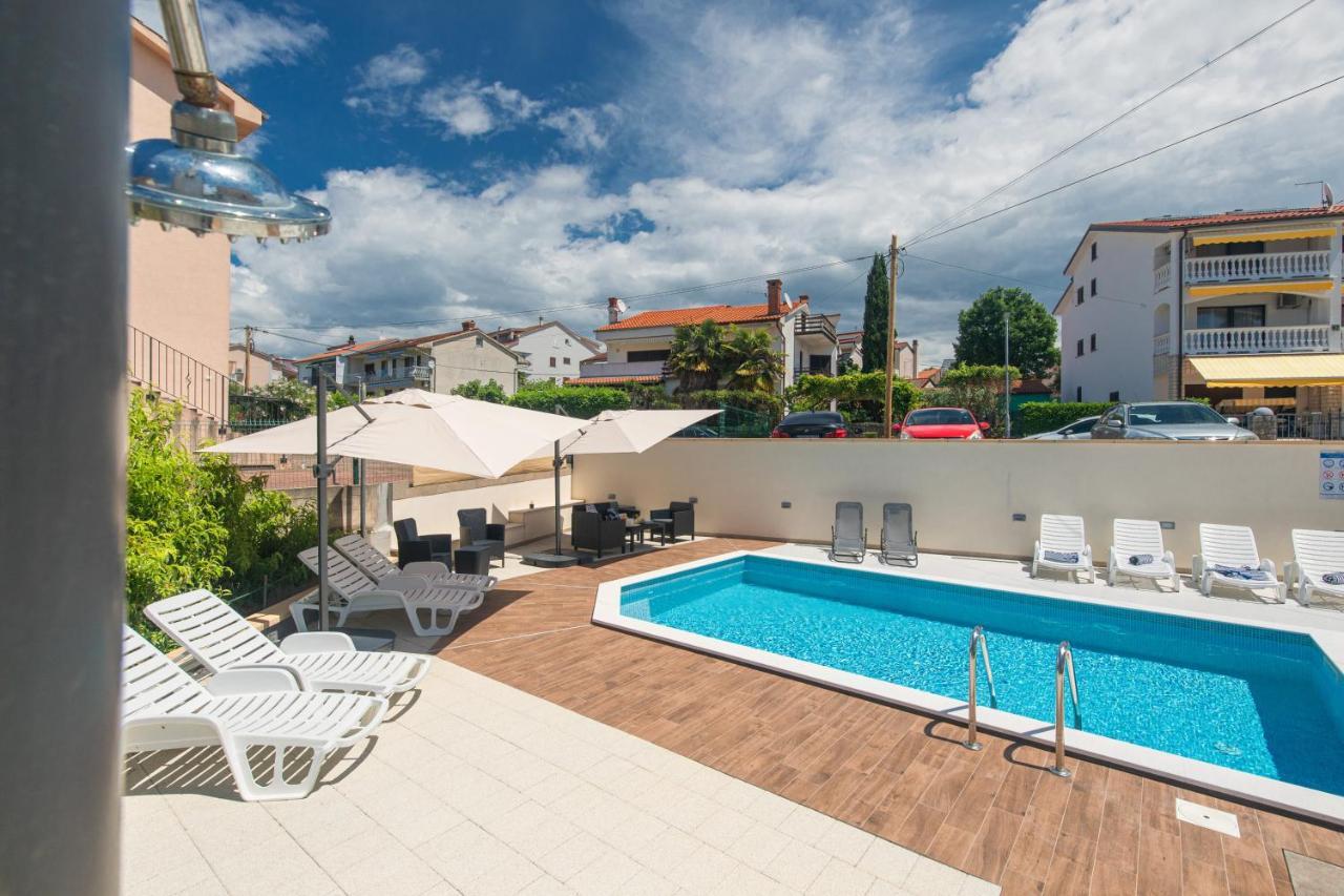 Oleander Apartment Malinska Exterior photo