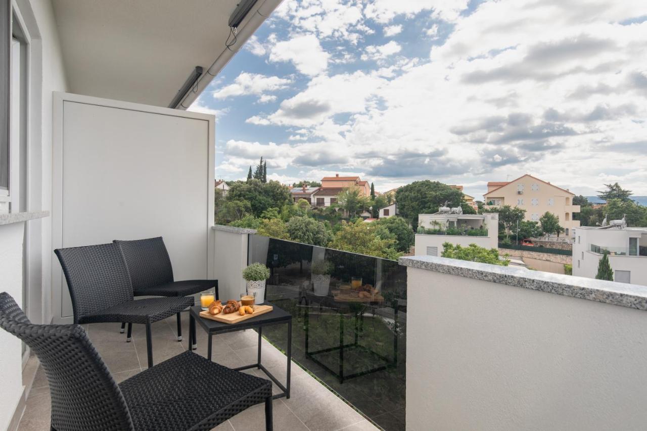 Oleander Apartment Malinska Exterior photo
